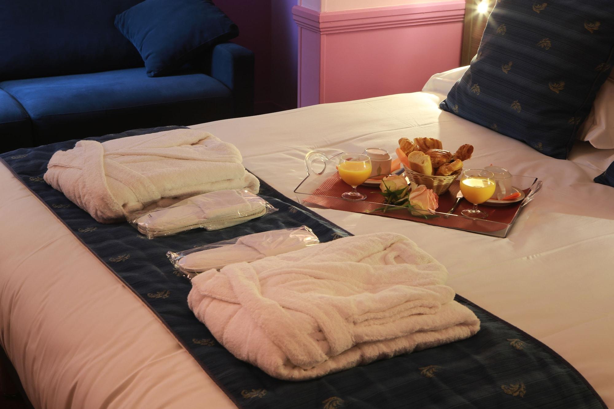 Hotel Poussin Παρίσι Εξωτερικό φωτογραφία