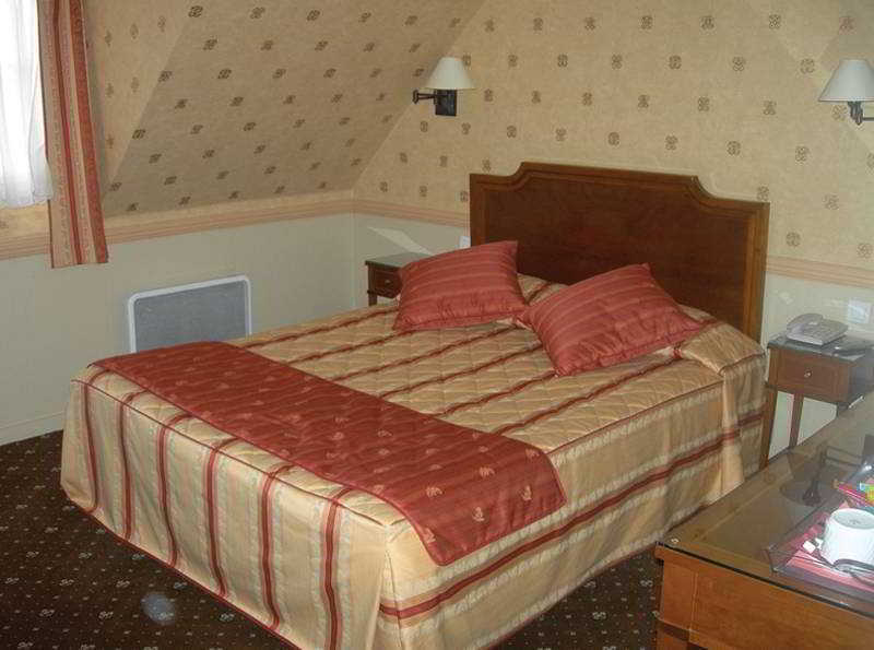 Hotel Poussin Παρίσι Δωμάτιο φωτογραφία