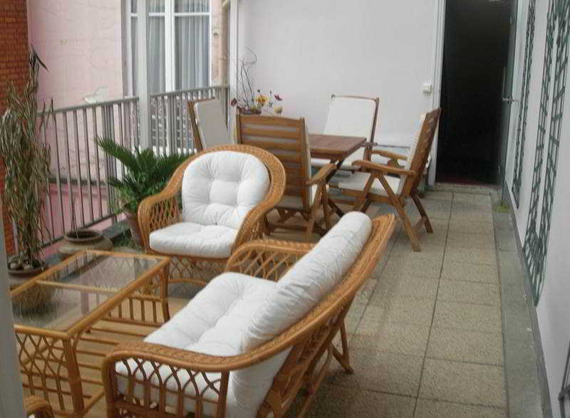 Hotel Poussin Παρίσι Εξωτερικό φωτογραφία