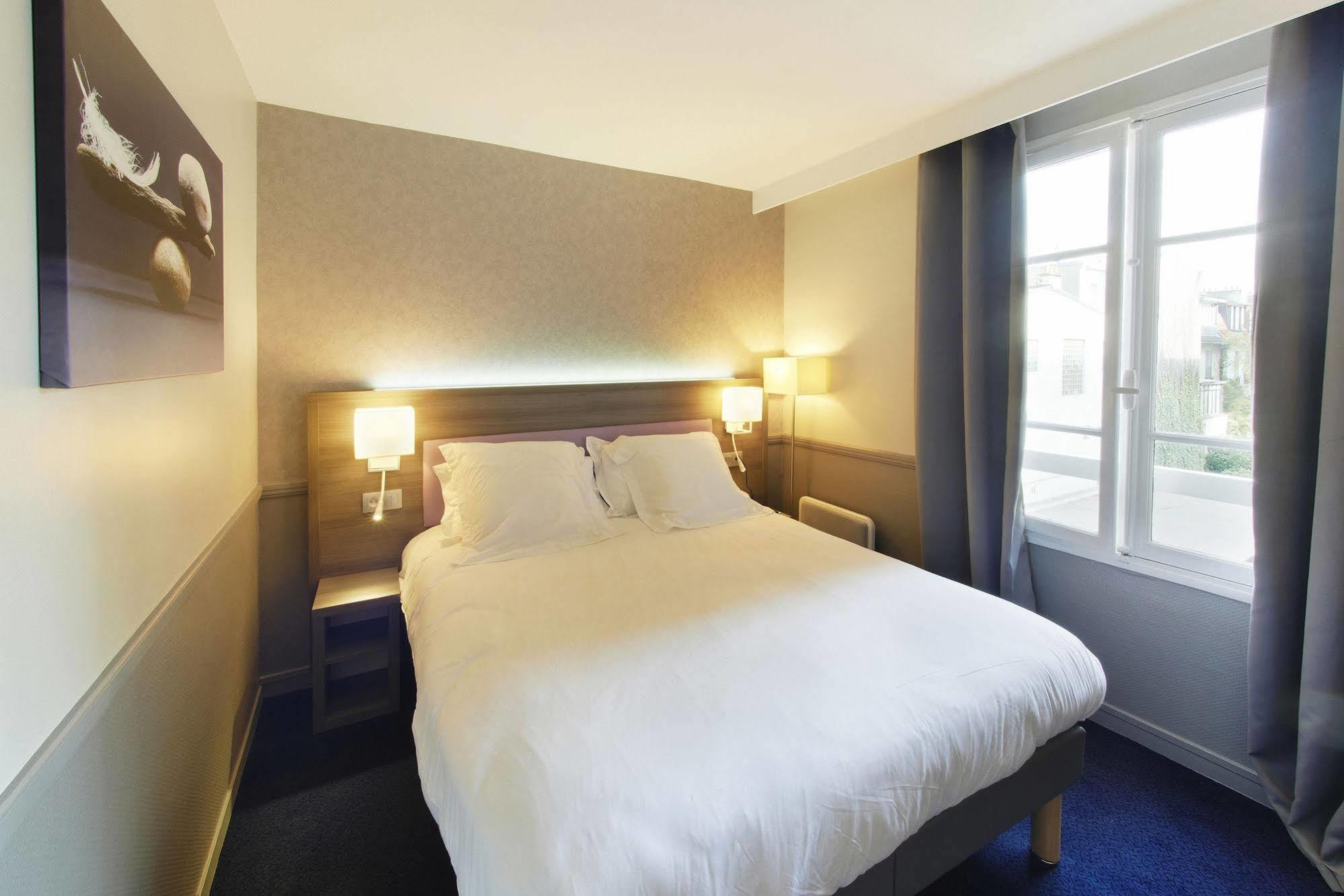 Hotel Poussin Παρίσι Εξωτερικό φωτογραφία