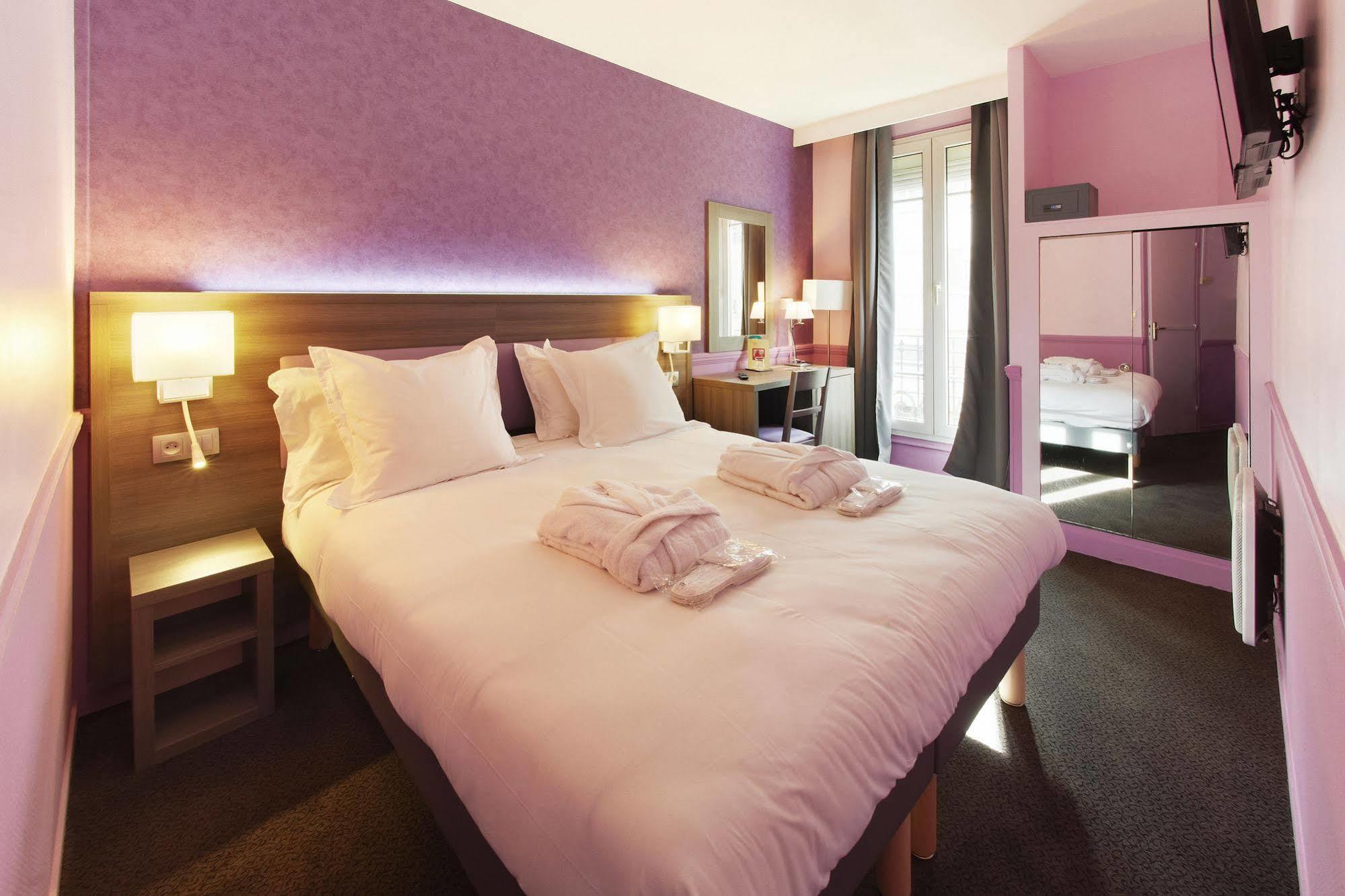 Hotel Poussin Παρίσι Εξωτερικό φωτογραφία