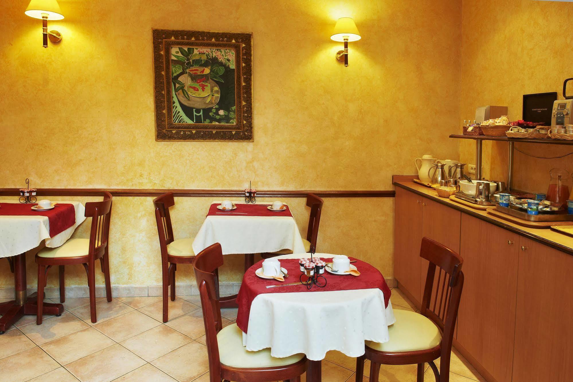 Hotel Poussin Παρίσι Εξωτερικό φωτογραφία