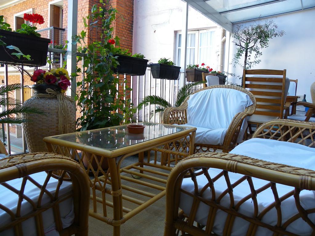 Hotel Poussin Παρίσι Εξωτερικό φωτογραφία